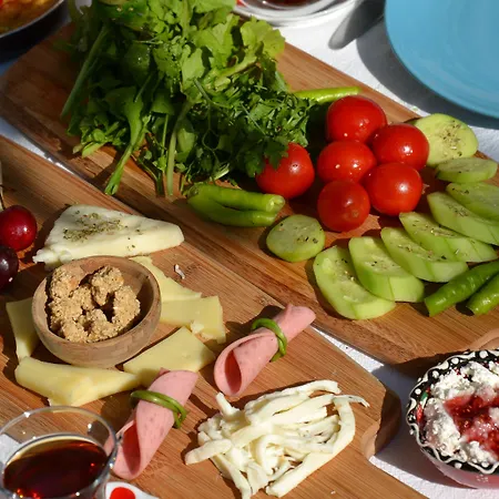 Afet Hanim Konagi Pensjonat Alaçatı