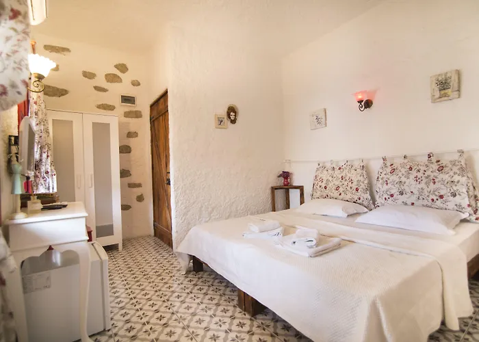 Afet Hanim Konagi Pensjonat Alaçatı